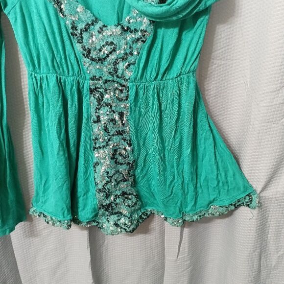 Beautiful Daytrip Blouse - Picture 4 of 5